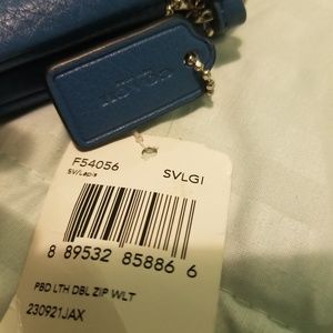 Authentic Coach Pebbled leather blue